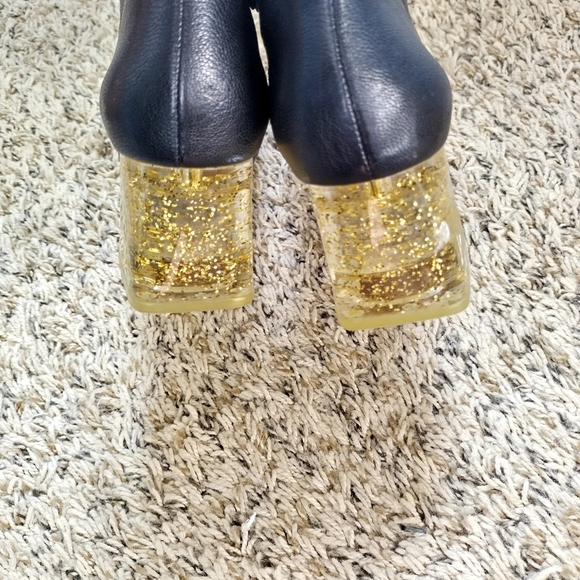 ZARA Point Toe Black Leather Side Zip Ankle Booties Sz 39/8,5 - Picture 6 of 8